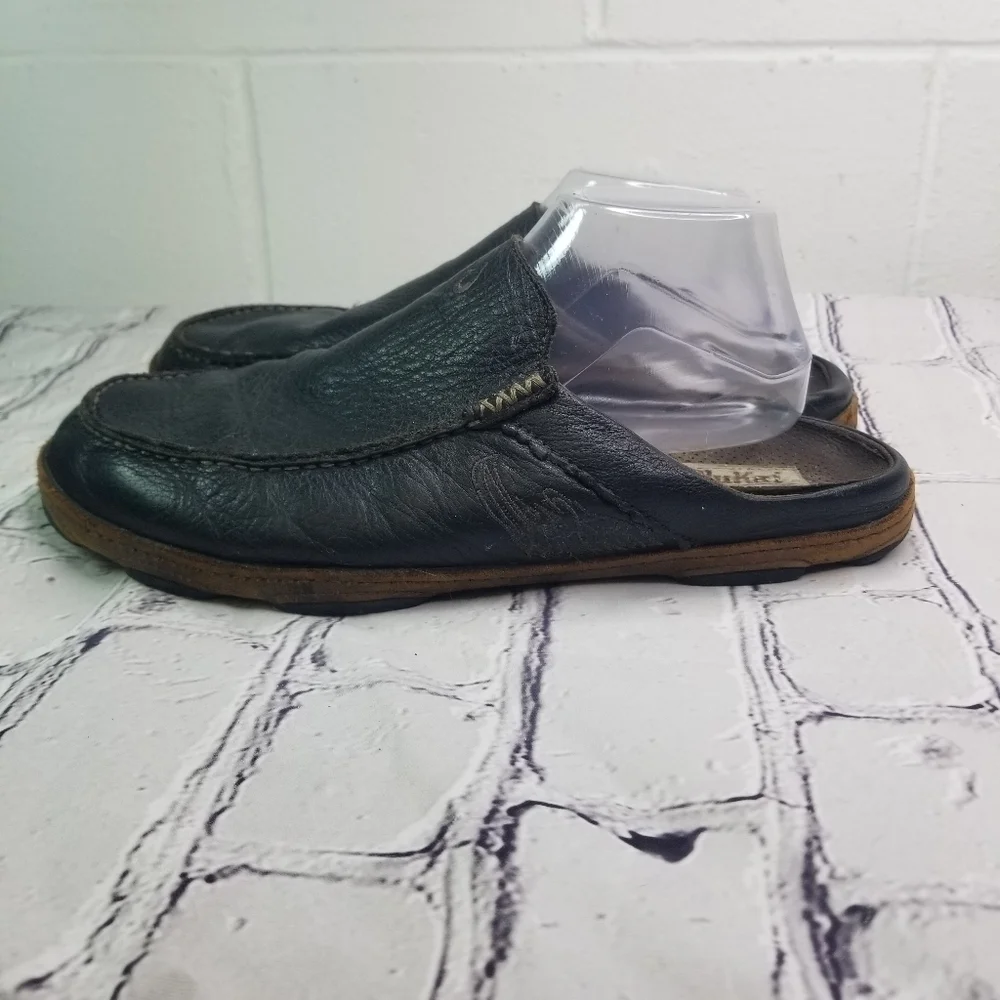Olukai Kono black leather slip on shoes